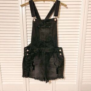 NWT! Distressed Short Overalls, Size Medium